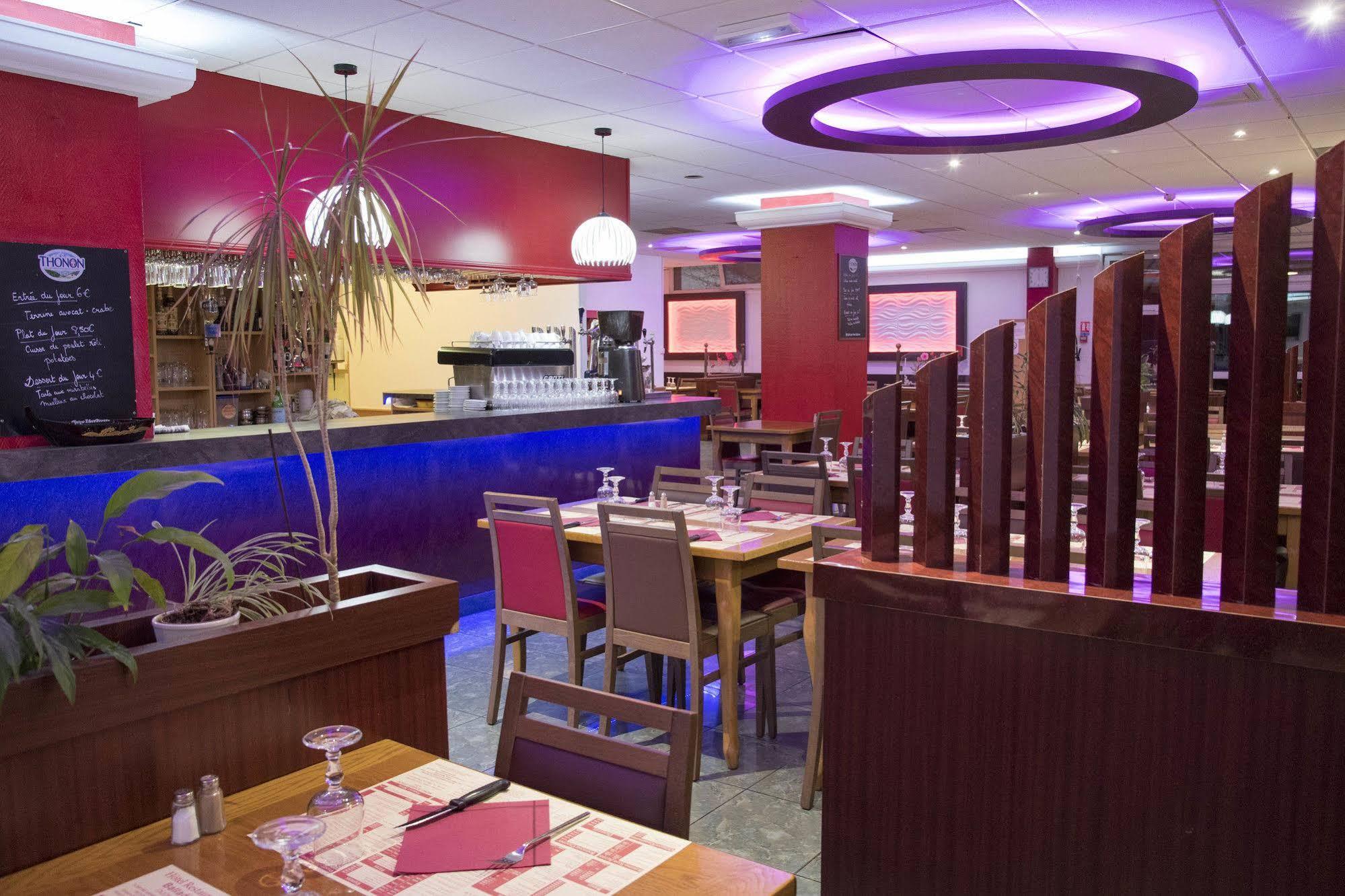 Hotel Restaurant Kyriad Direct Dijon Nord - Zenith - Toison D'Or Exteriér fotografie